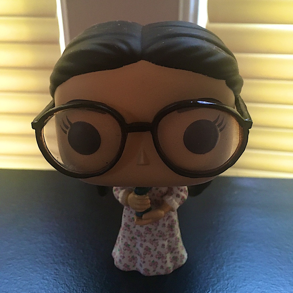 STRANGER THINGS SUZIE- FUNKO POP. No box included. Very slight scuffing.